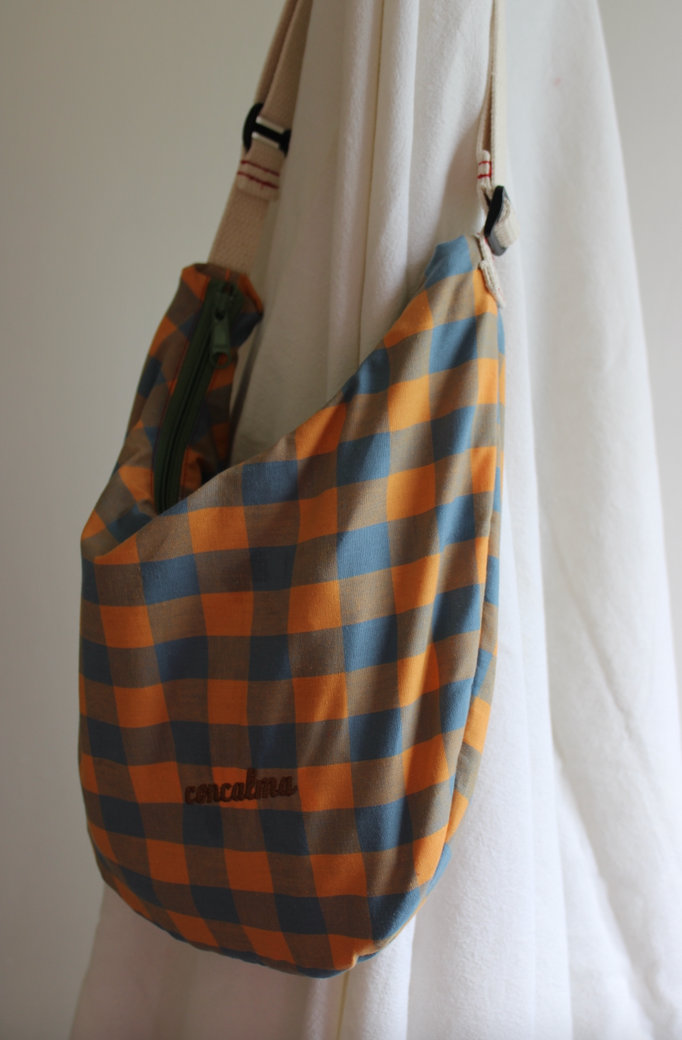 Media Luna LG | Plaid Orange Blue