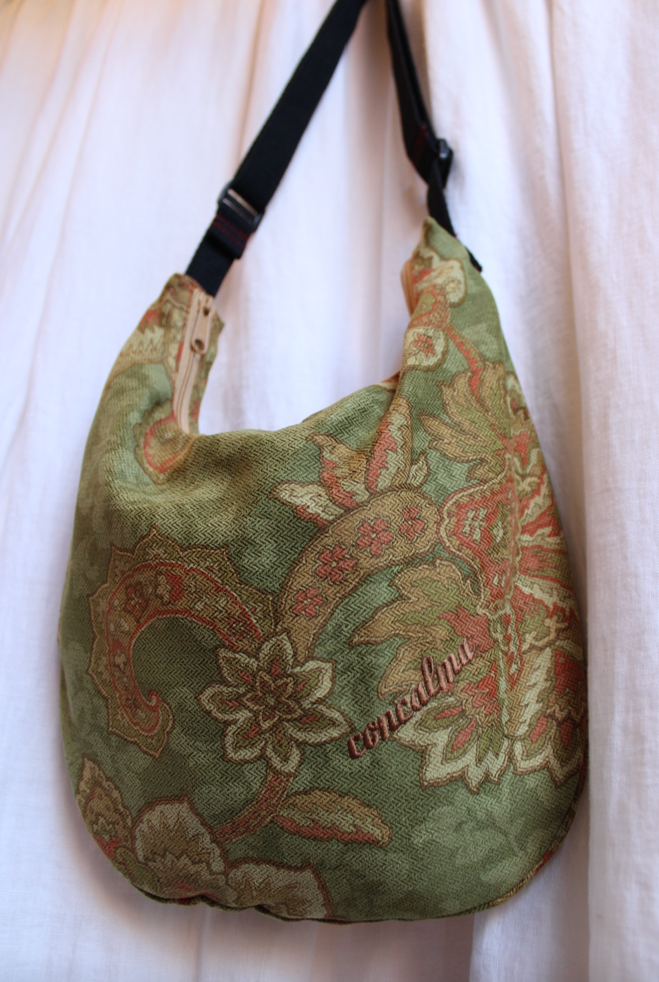 Media Luna LG | Paisley