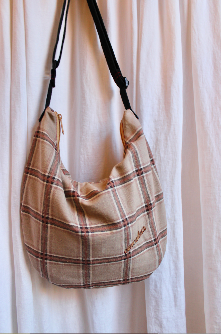 Media Luna LG | Plaid Café