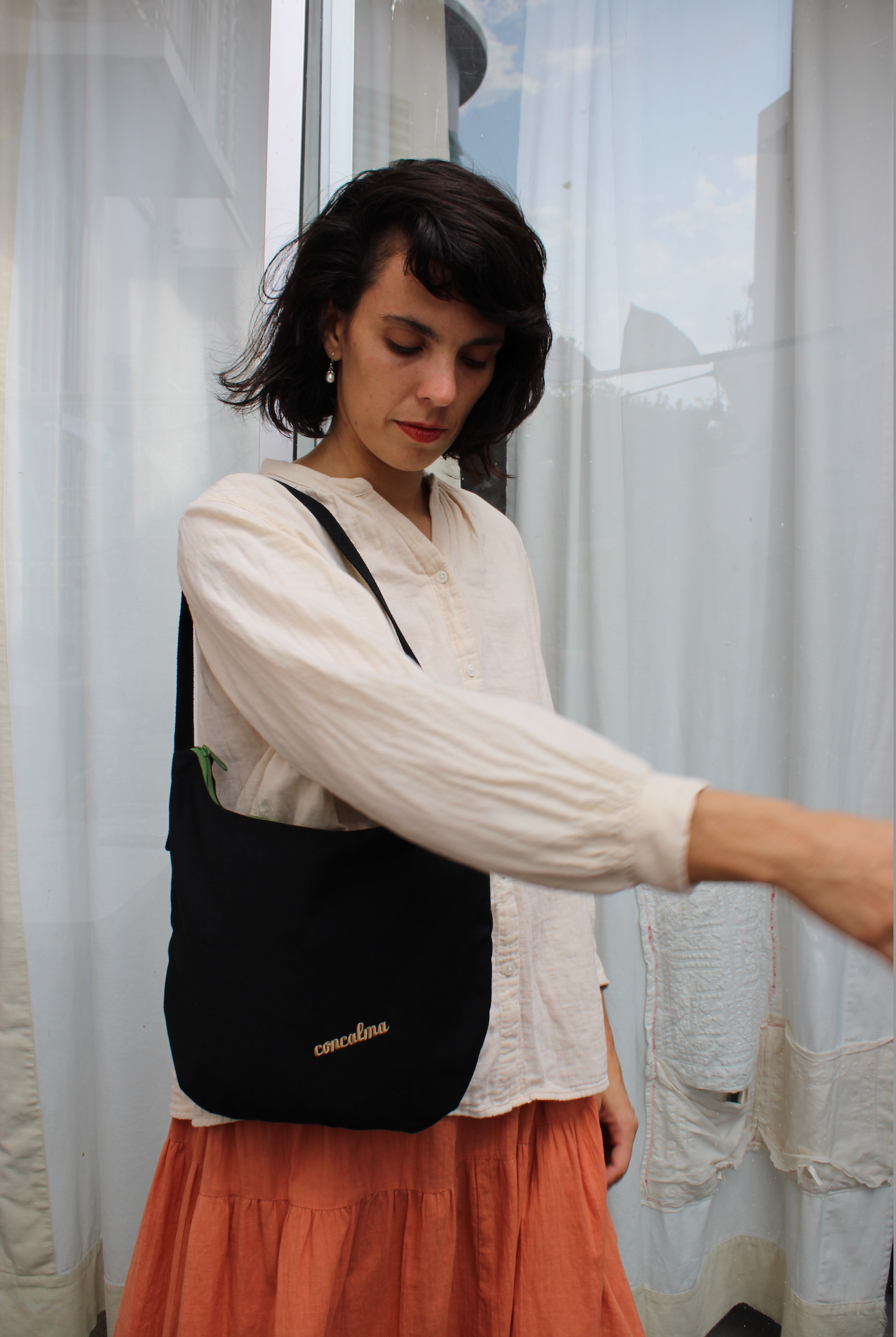 Media Luna LG | Canvas Black