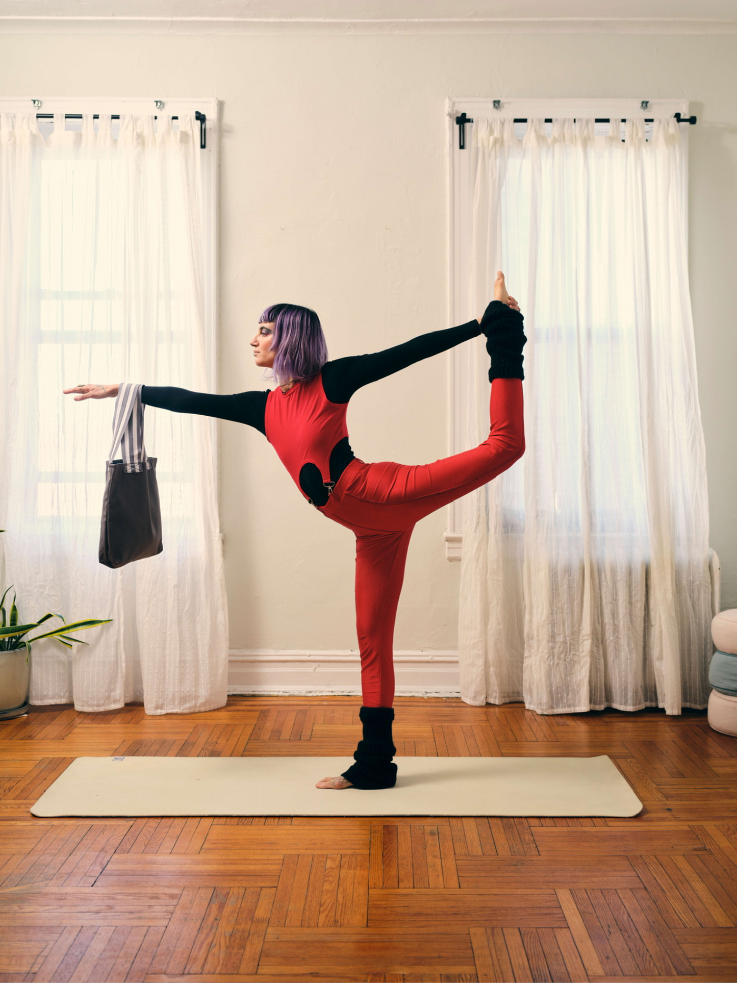 Chic  | Grey - White