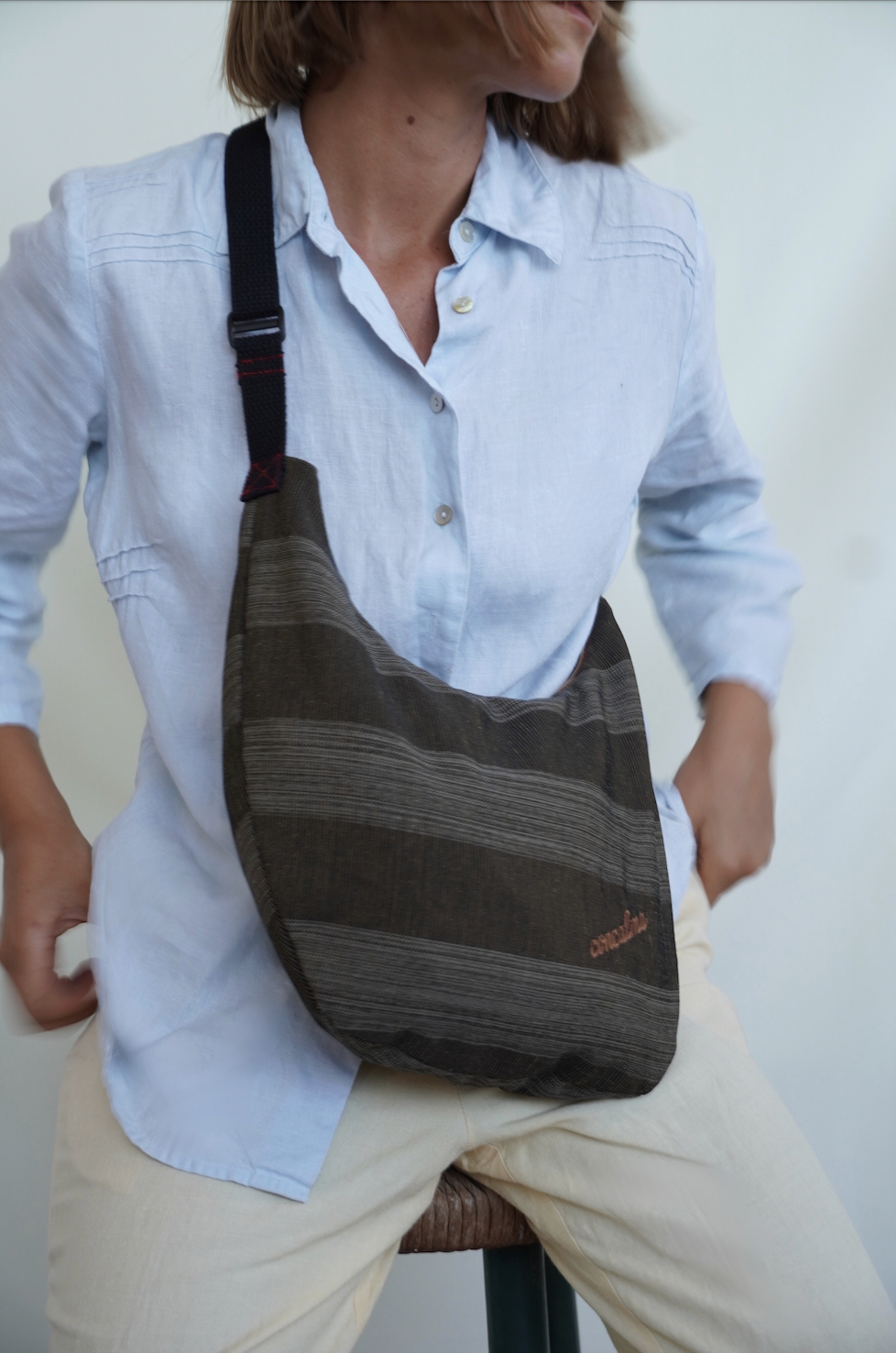 Media Luna LG | Elegant Chracoal